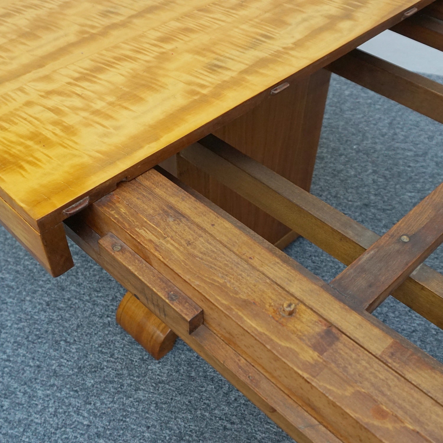 Vintage Art Deco Ten Seater Waring & Gillow Satinwood and Green Leather Dining Suite - Art Deco Dining Table and Ten Chairs - Jeroen Markies Art Deco