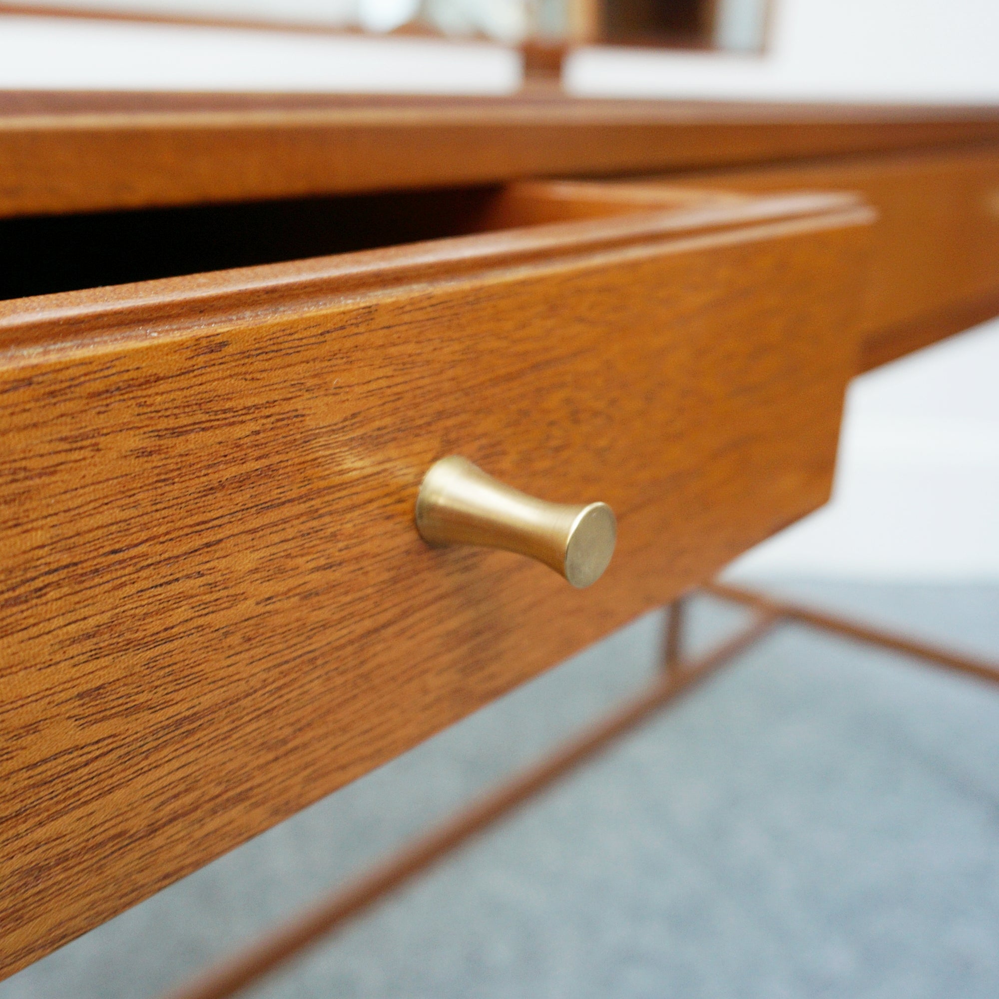 Vintage 1950's Dressing Table Retailed by Heal's of London Circa 1950  - Jeroen Markies Art Deco