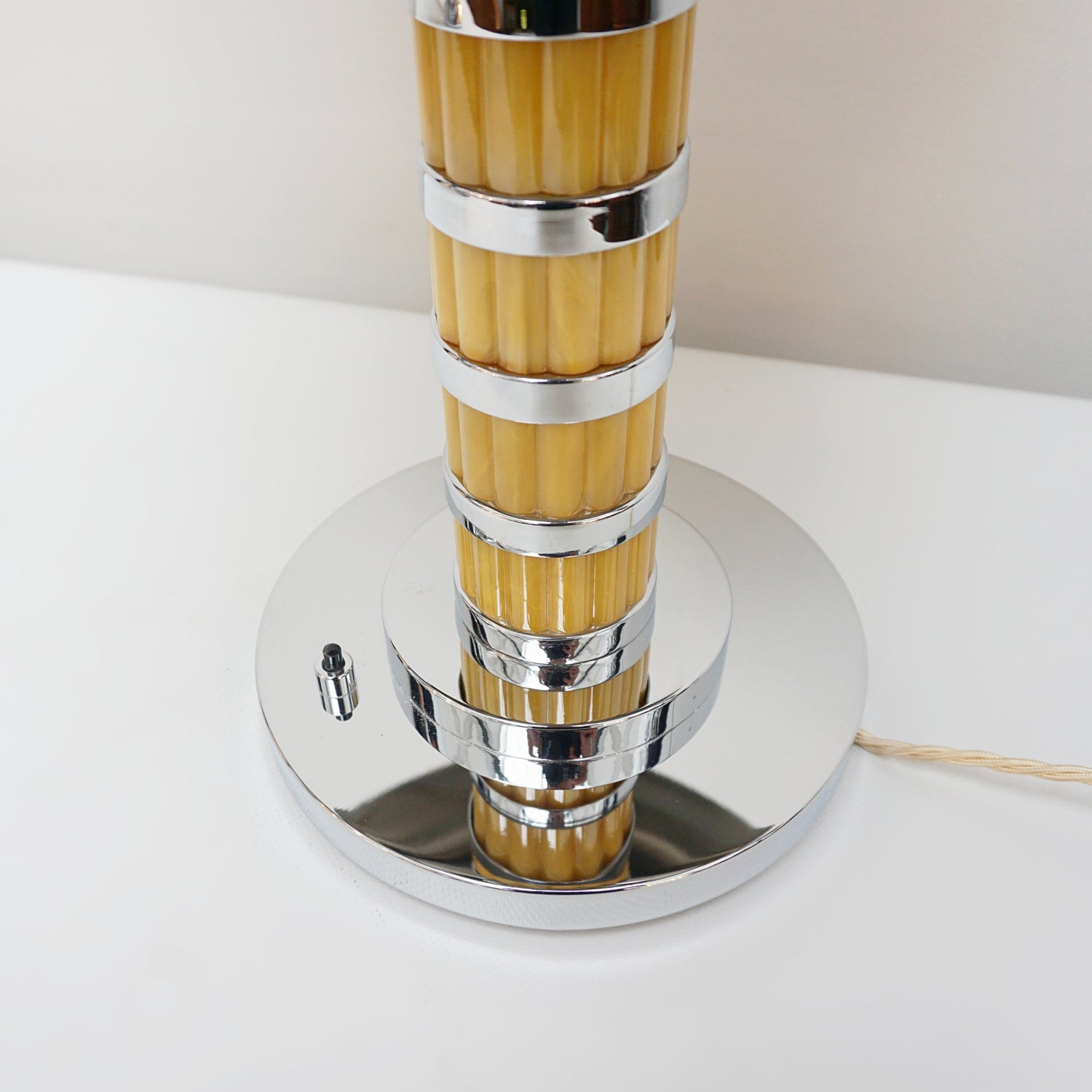 Vintage Pair of Ribbed Yellow Bakelite Dome Lamps - Jeroen Markies Art Deco