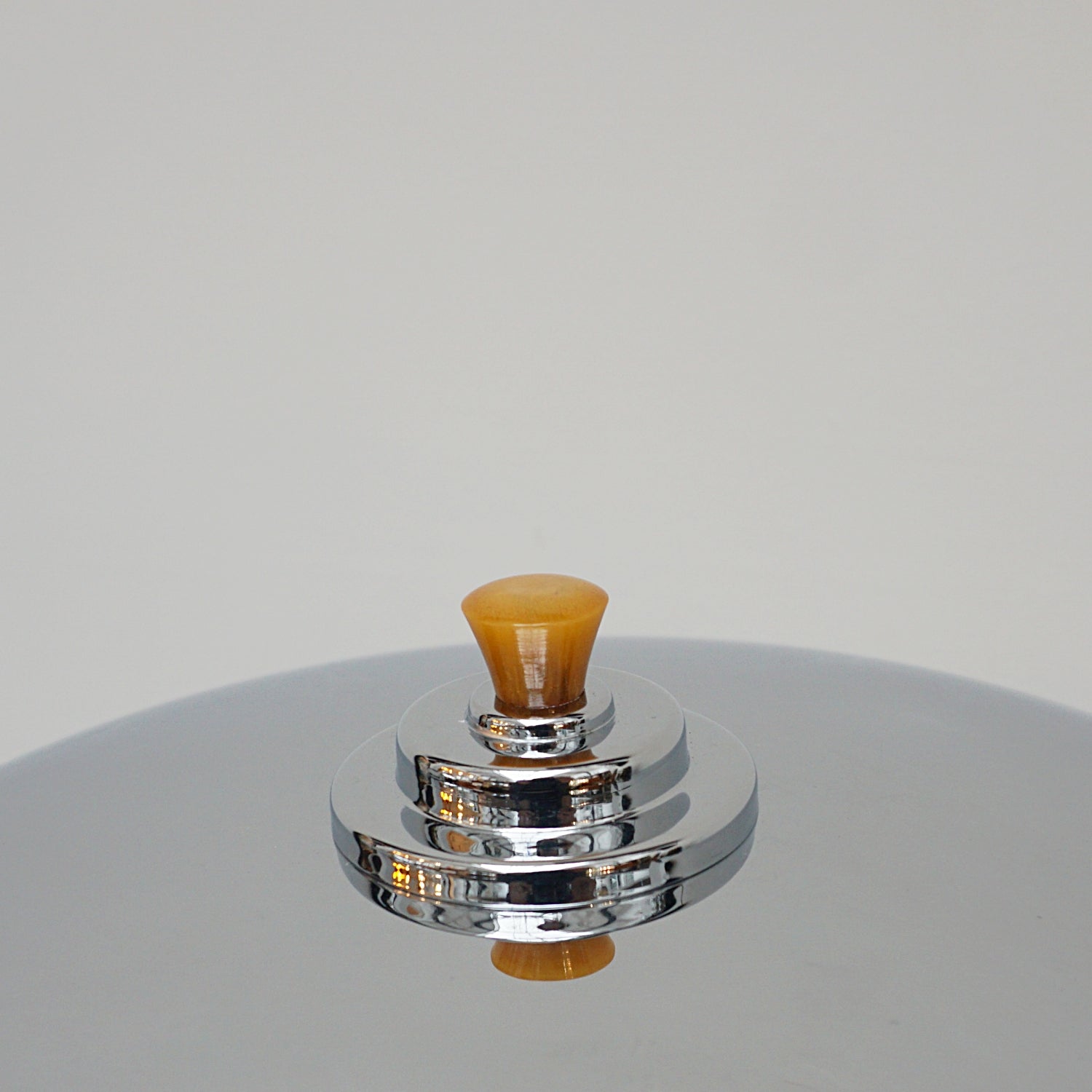 Vintage Pair of Ribbed Yellow Bakelite Dome Lamps - Jeroen Markies Art Deco