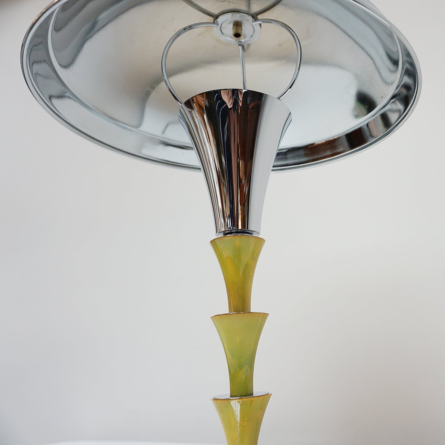 Art Deco Lamp - Jeroen Markies Art DecoArt Deco Lamp, mottled yellow and green bakelite fluted stem - Jeroen Markies Art Deco