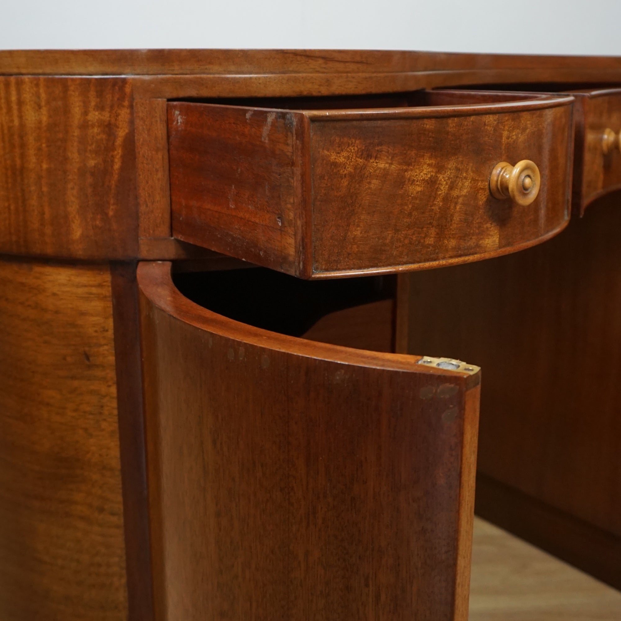 Kidney Desk