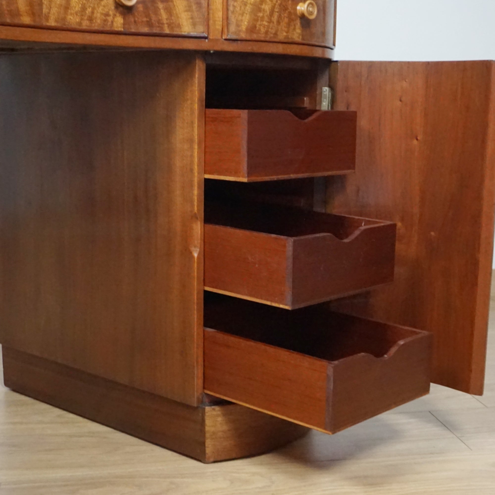 Kidney Desk