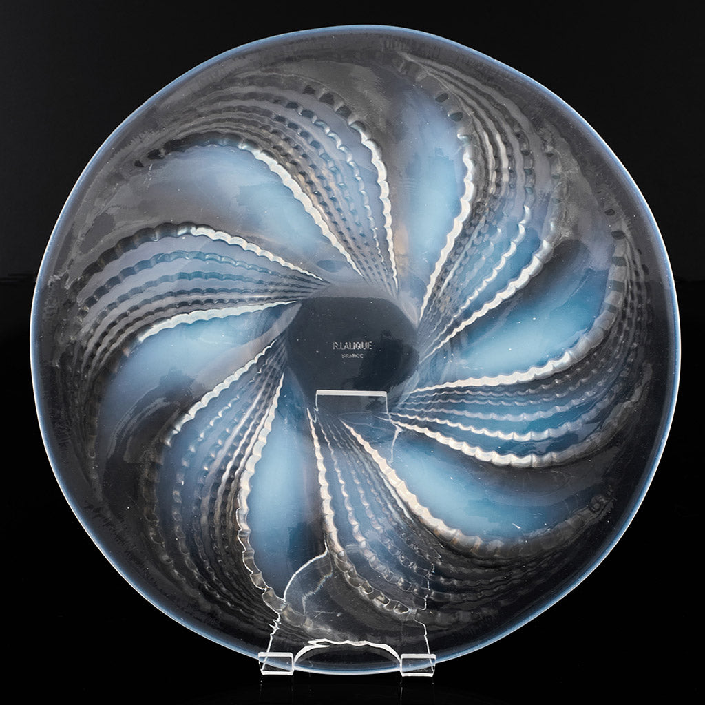 'Fleurons no.2' Opalescent Glass Plate by Rene Lalique - Jeroen Markies Art Deco