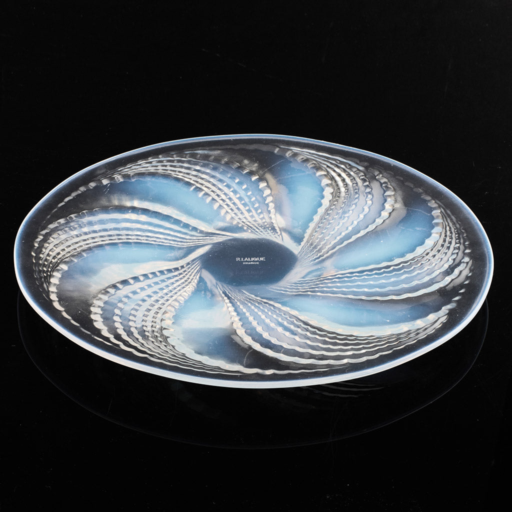 'Fleurons no.2' Opalescent Glass Plate by Rene Lalique - Jeroen Markies Art Deco