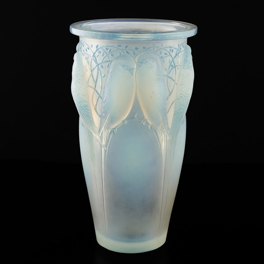 Excellent Example of a Ceylan Vase. by Rene Lalique introduced in 1930 - Jeroen Markies Art Deco