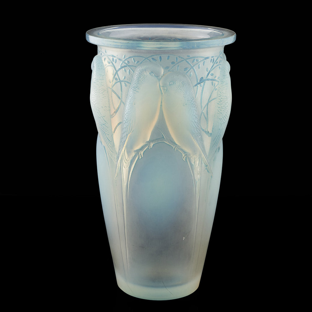 Excellent Example of a Ceylan Vase. by Rene Lalique introduced in 1930 - Jeroen Markies Art Deco