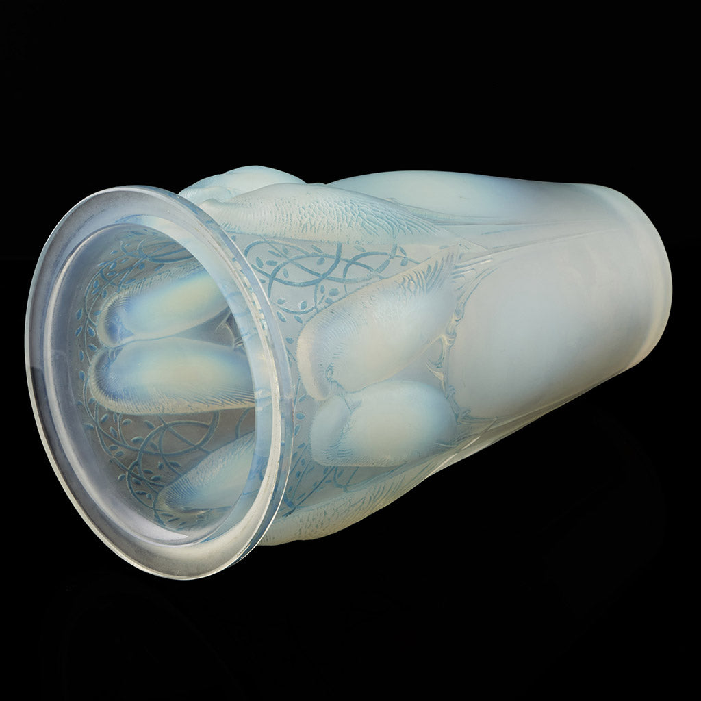Excellent Example of a Ceylan Vase. by Rene Lalique introduced in 1930 - Jeroen Markies Art Deco
