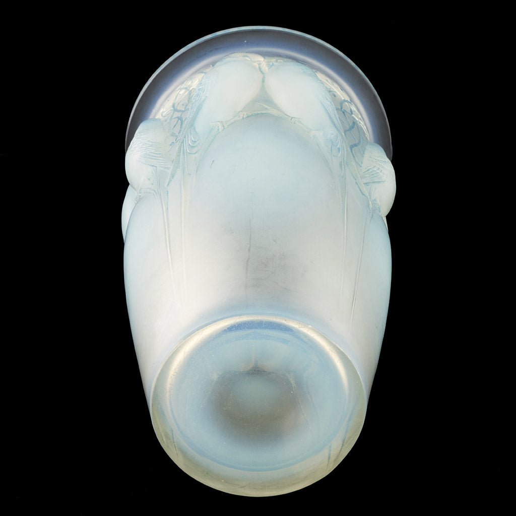 Excellent Example of a Ceylan Vase. by Rene Lalique introduced in 1930 - Jeroen Markies Art Deco