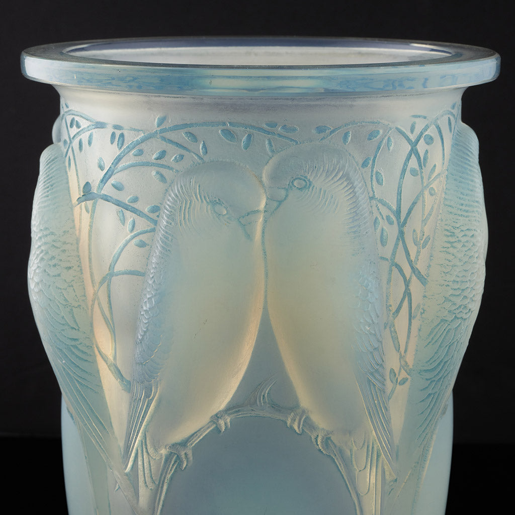Excellent Example of a Ceylan Vase. by Rene Lalique introduced in 1930 - Jeroen Markies Art Deco