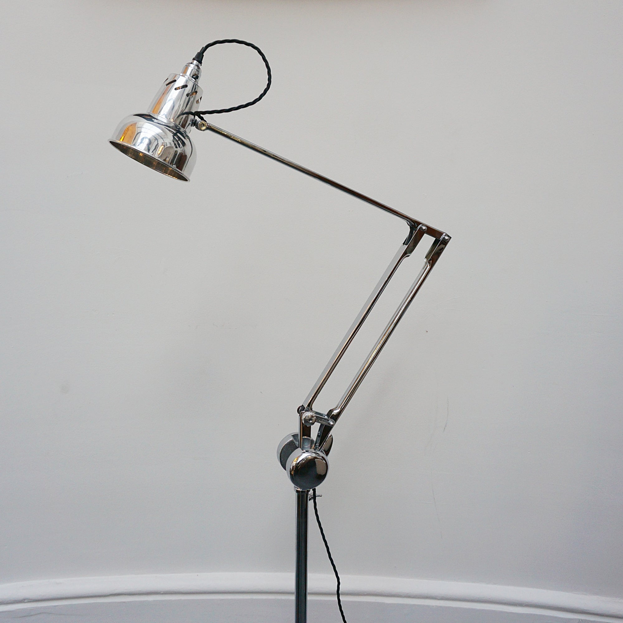 Counterpoise Art Deco Chrome Trolley Lamp. 1950s Lamp. - Jeroen Markies Art Deco