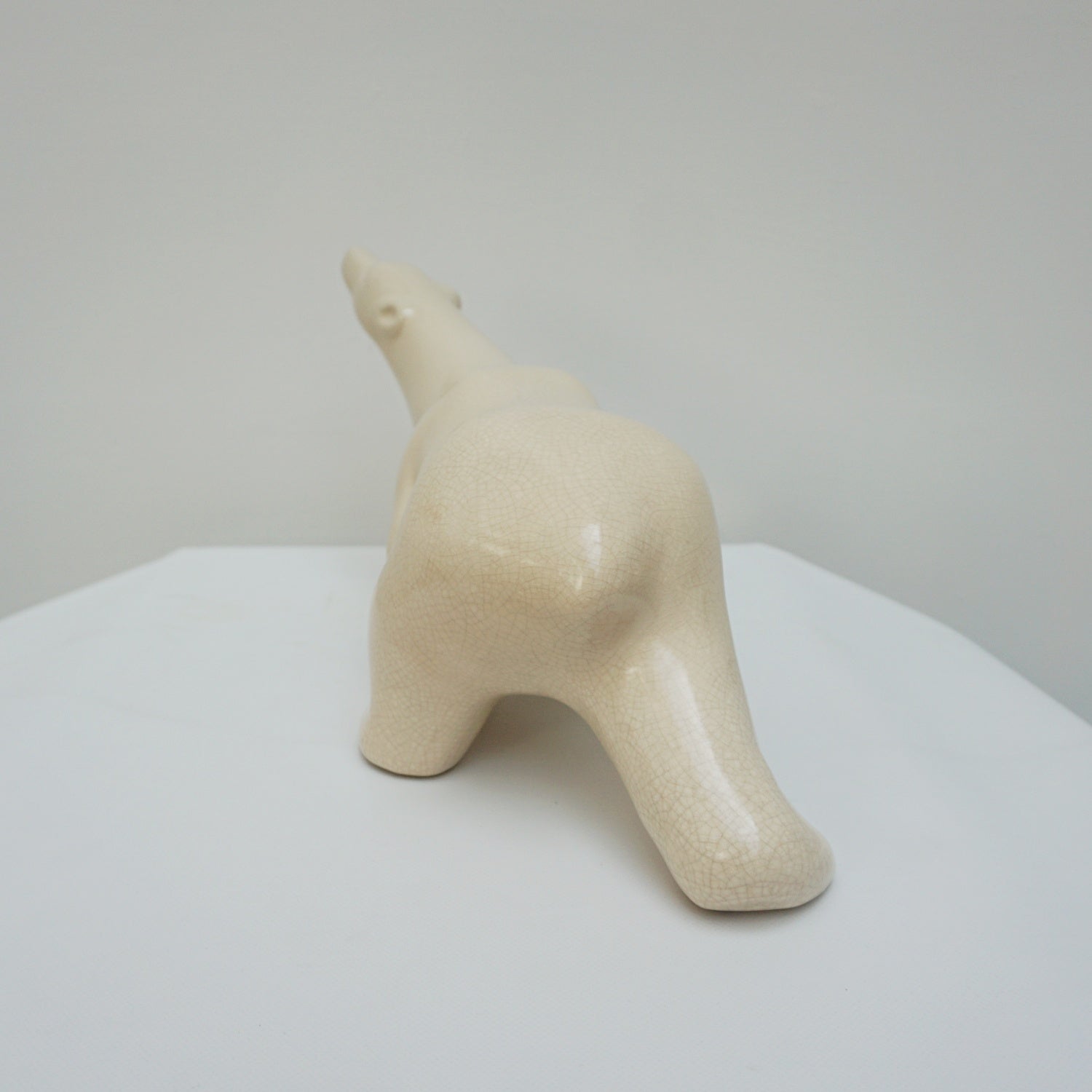 Striding Polar Bear - Jeroen Markies Art Deco