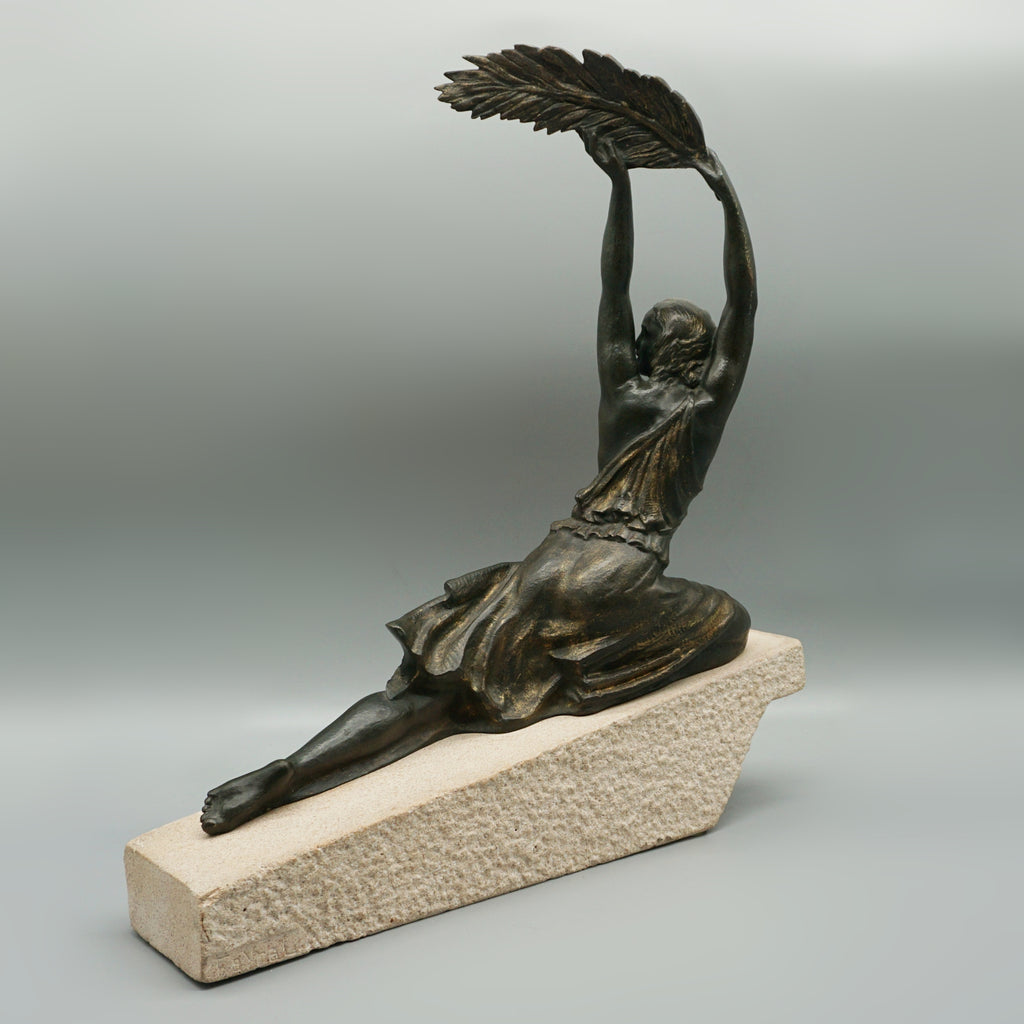 Pierre Le Faguays 'Triomphe' Art Deco Bronze Sculpture - Jeroen Markies Art Deco