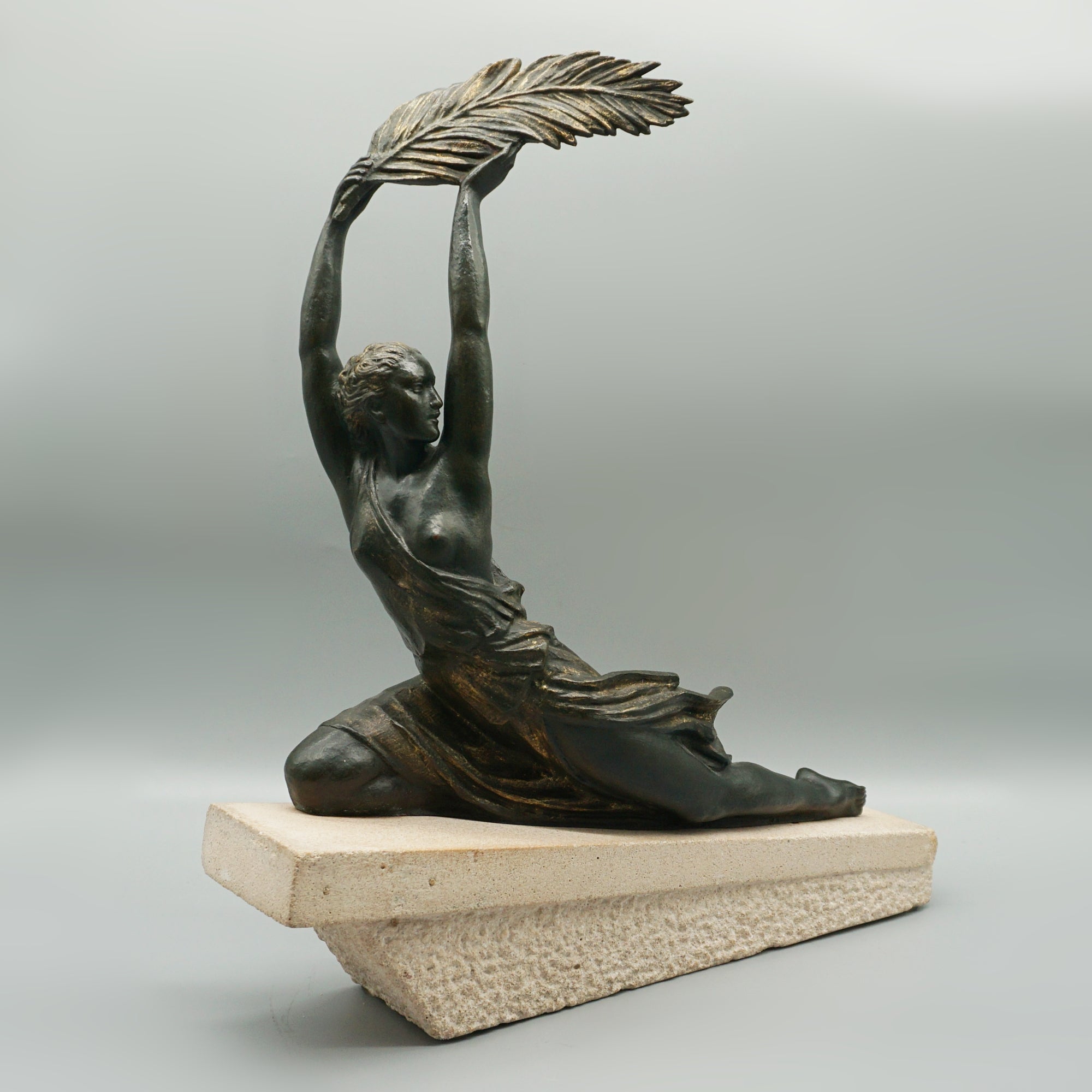 Pierre Le Faguays 'Triomphe' Art Deco Bronze Sculpture - Jeroen Markies Art Deco