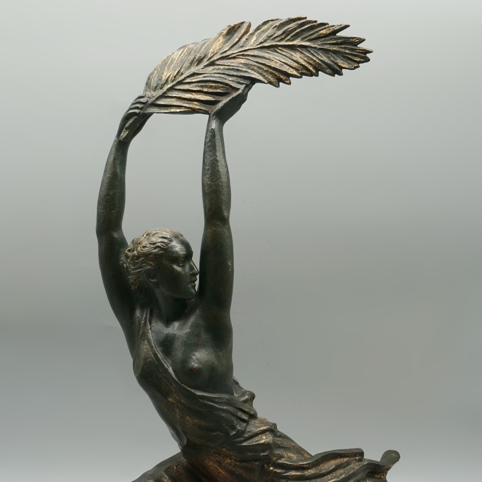 Pierre Le Faguays 'Triomphe' Art Deco Bronze Sculpture - Jeroen Markies Art Deco