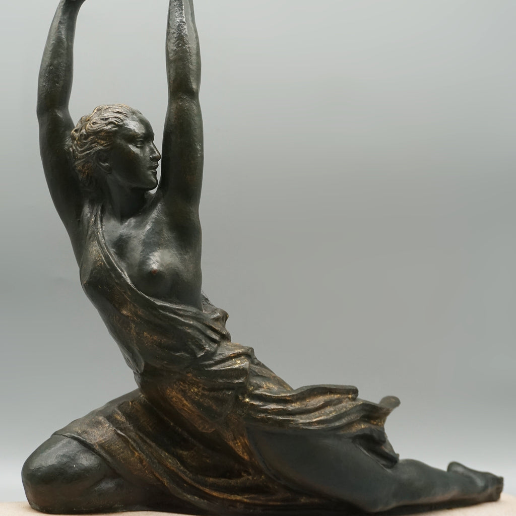 Pierre Le Faguays 'Triomphe' Art Deco Bronze Sculpture - Jeroen Markies Art Deco
