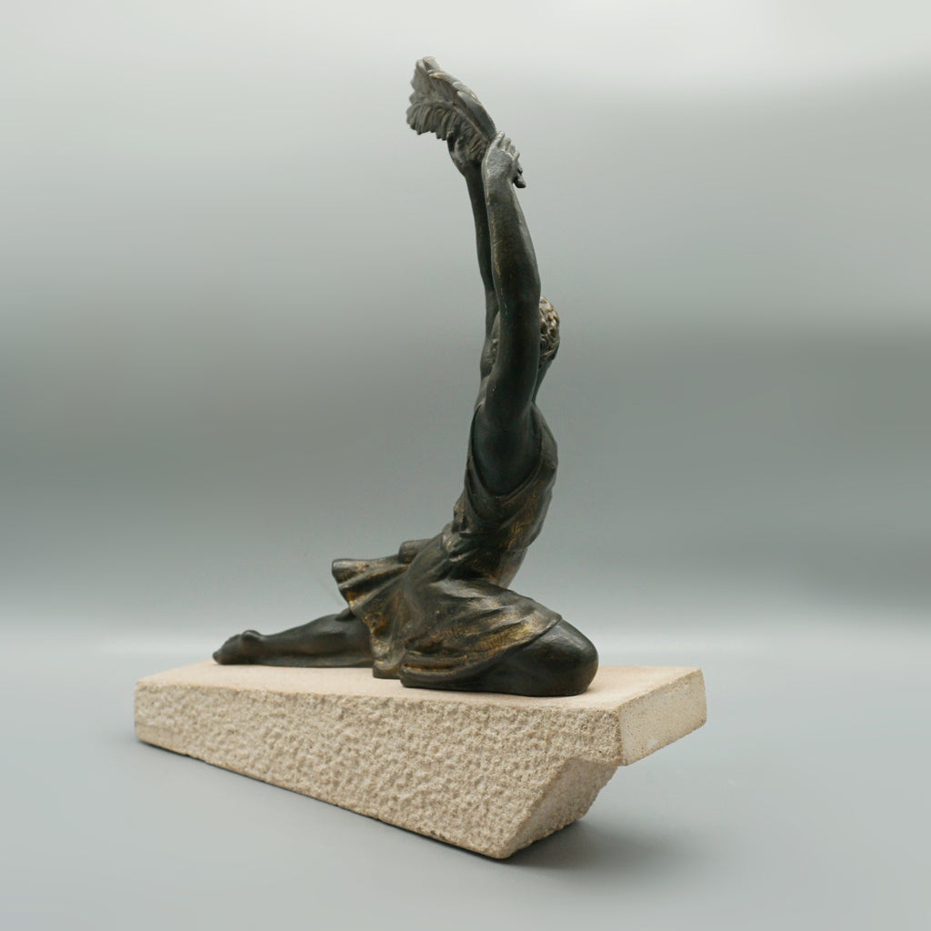 Pierre Le Faguays 'Triomphe' Art Deco Bronze Sculpture - Jeroen Markies Art Deco
