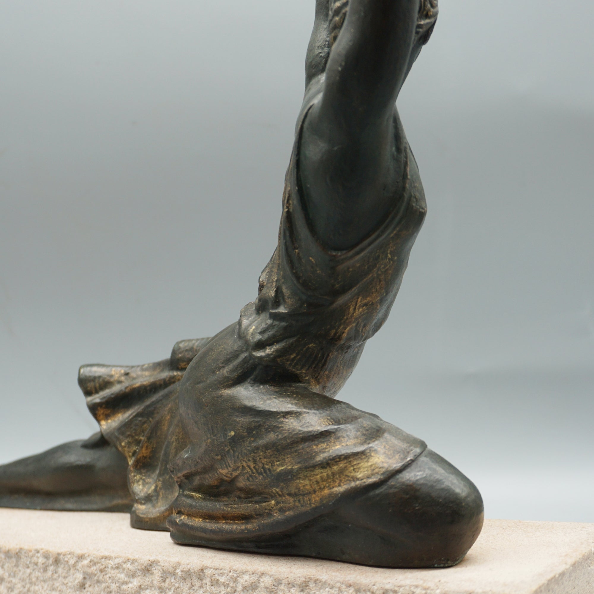 Pierre Le Faguays 'Triomphe' Art Deco Bronze Sculpture - Jeroen Markies Art Deco