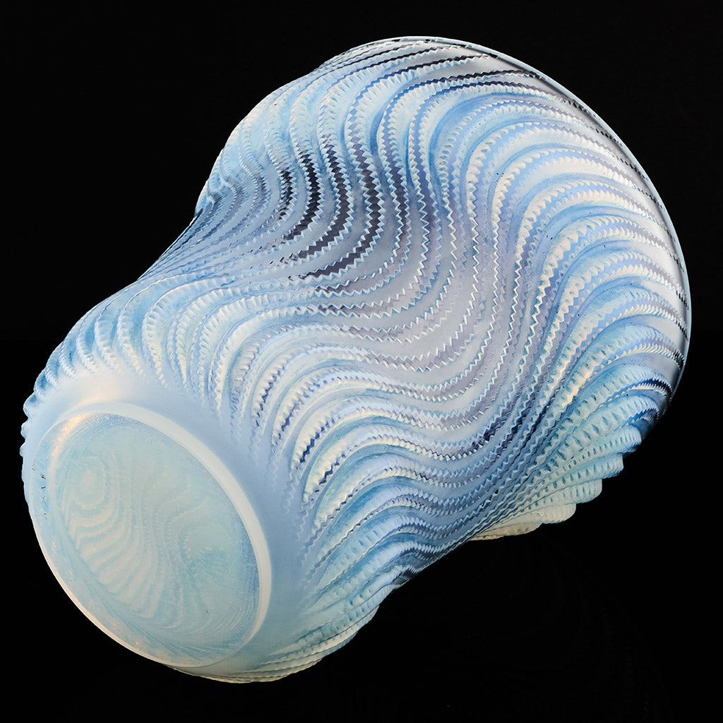 Actinia An Opalescent Glass Vase by Rene Lalique - Jeroen Markies Art Deco