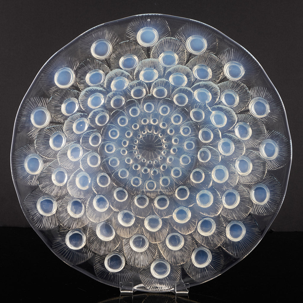 Plumes de Paon Coupe Ouverte a Peacock Feather Design Blue Opalescent Glass Plate by Rene Lalique - Jeroen Markies Art Deco
