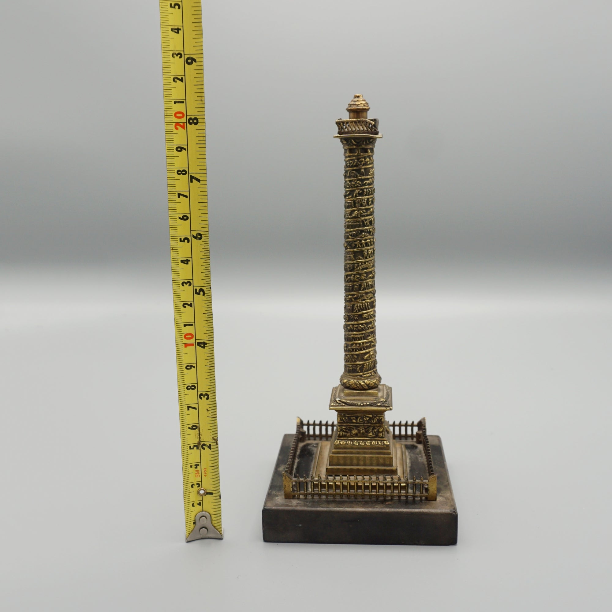 Grand Tour Model of the Colonne Vendome in Paris. Solid bronze over marble base - Jeroen Markies Art Deco