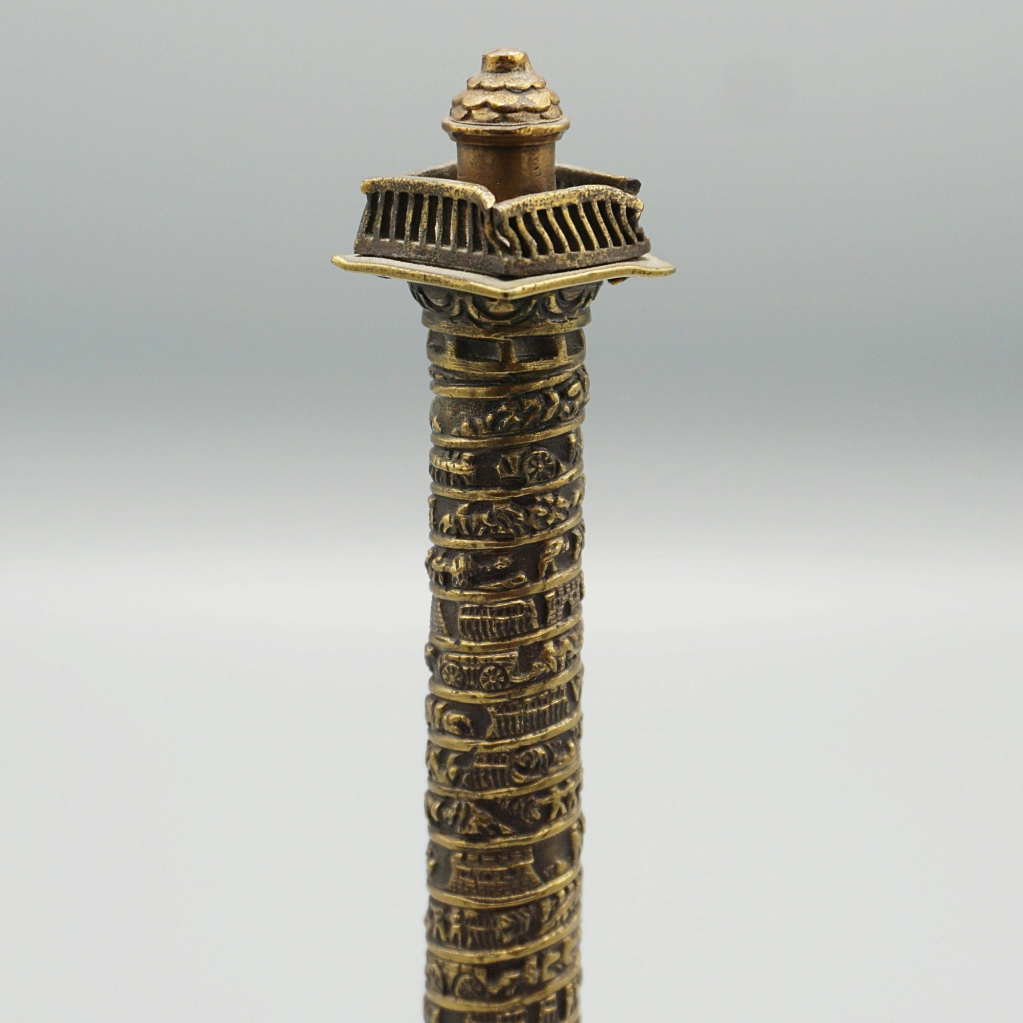 Grand Tour Model of the Colonne Vendome in Paris. Solid bronze over marble base - Jeroen Markies Art Deco