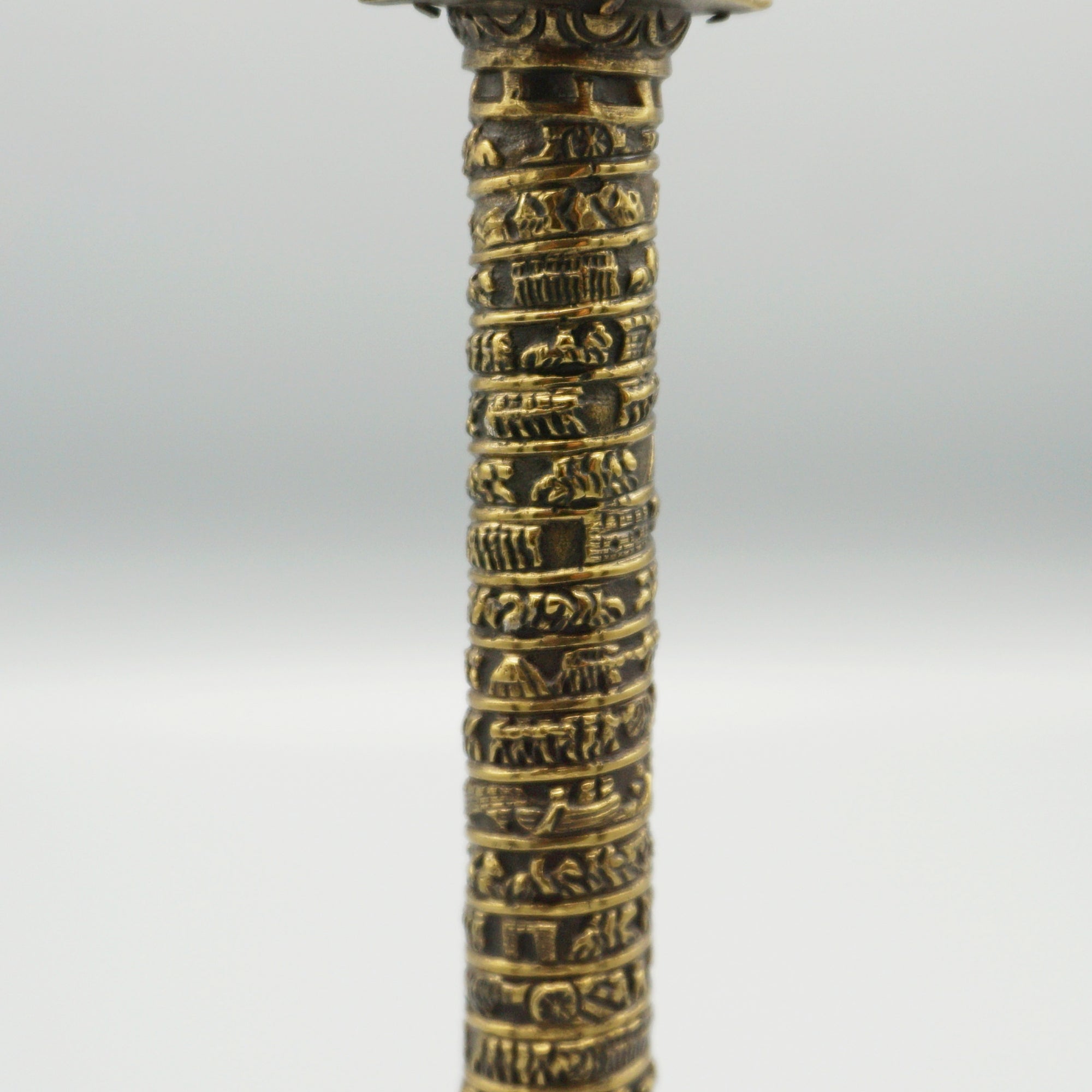 Grand Tour Model of the Colonne Vendome in Paris. Solid bronze over marble base - Jeroen Markies Art Deco