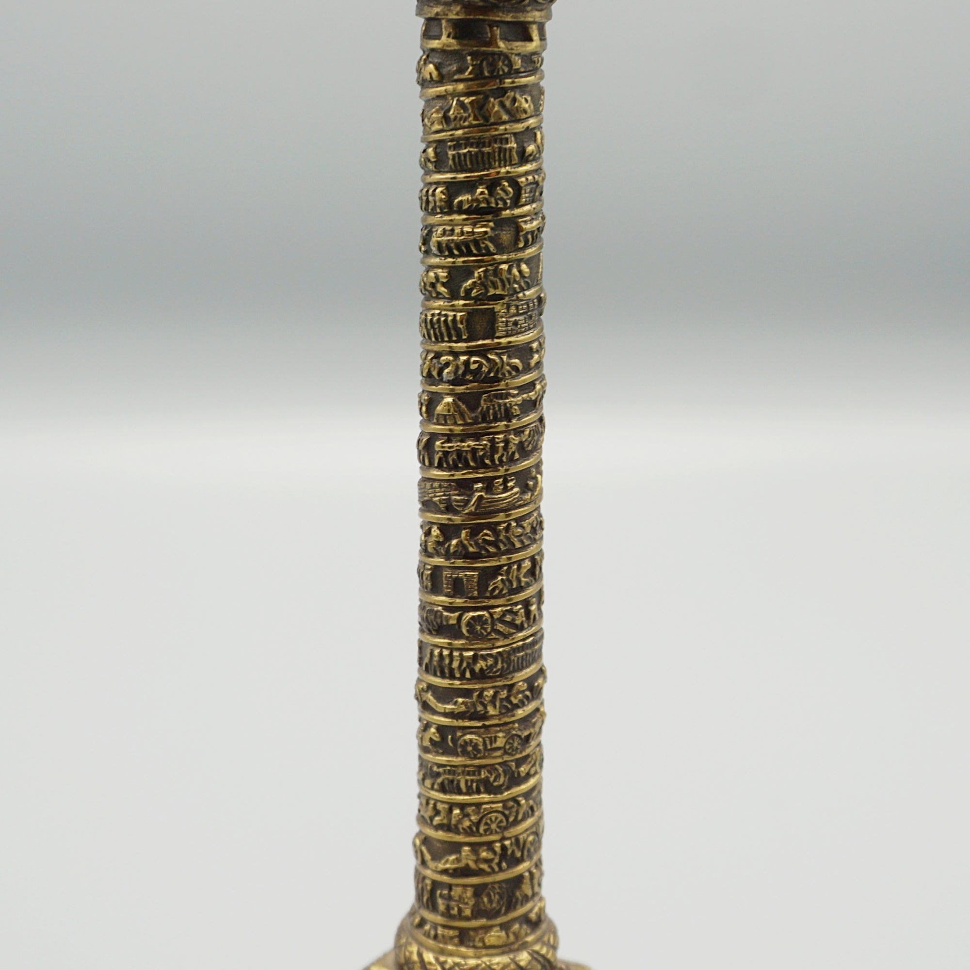 Grand Tour Model of the Colonne Vendome in Paris. Solid bronze over marble base - Jeroen Markies Art Deco