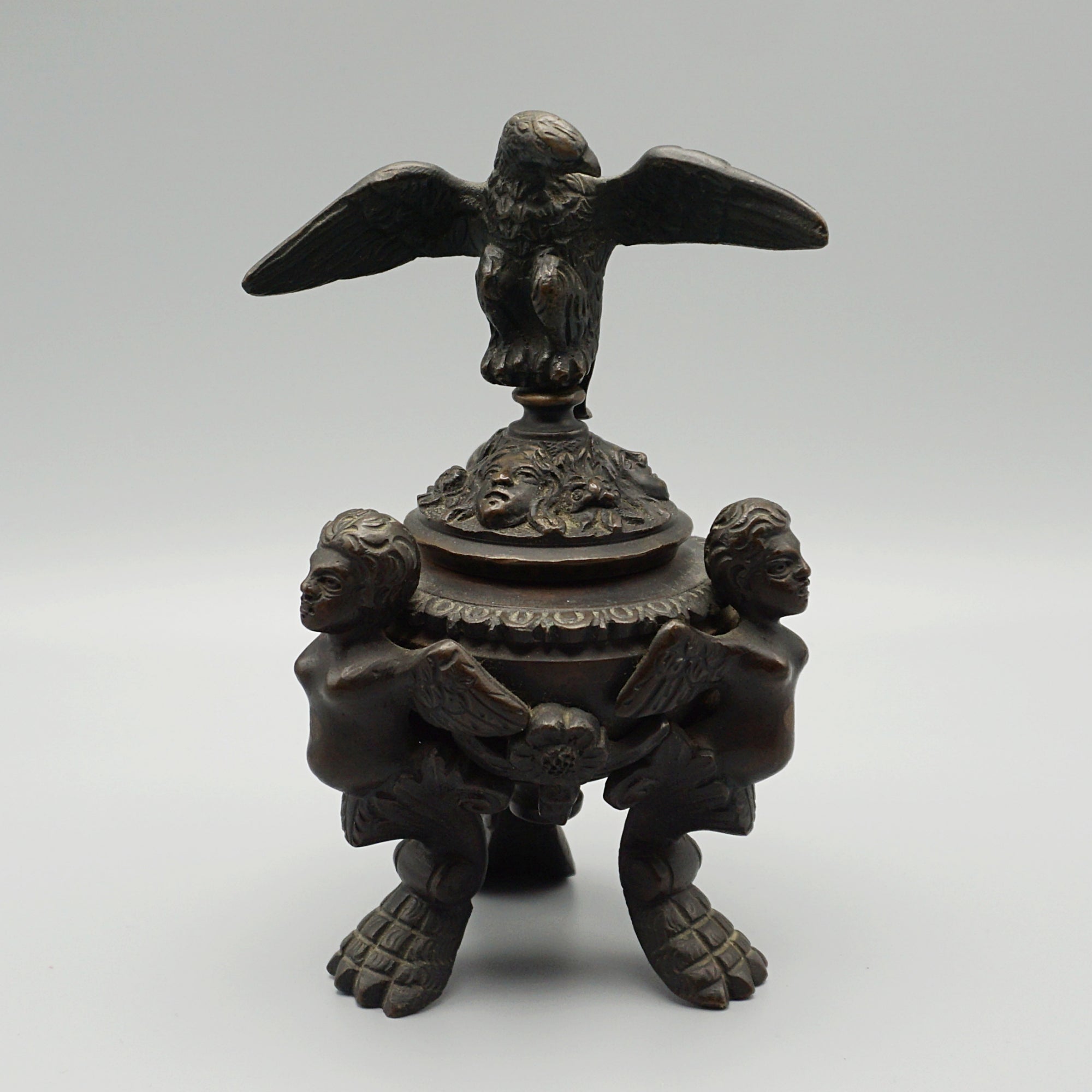 Napoleon III Bronze Inkwell Encrier with Eagle and Winged Cherubs - Jeroen Markies Art Deco