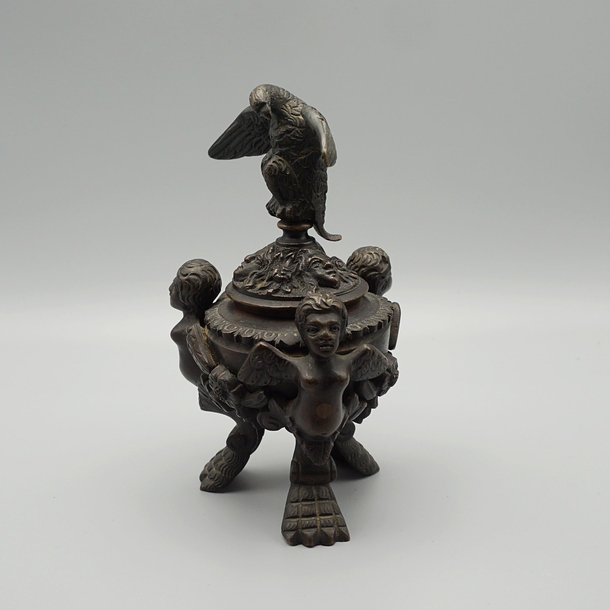 Napoleon III Bronze Inkwell Encrier with Eagle and Winged Cherubs - Jeroen Markies Art Deco