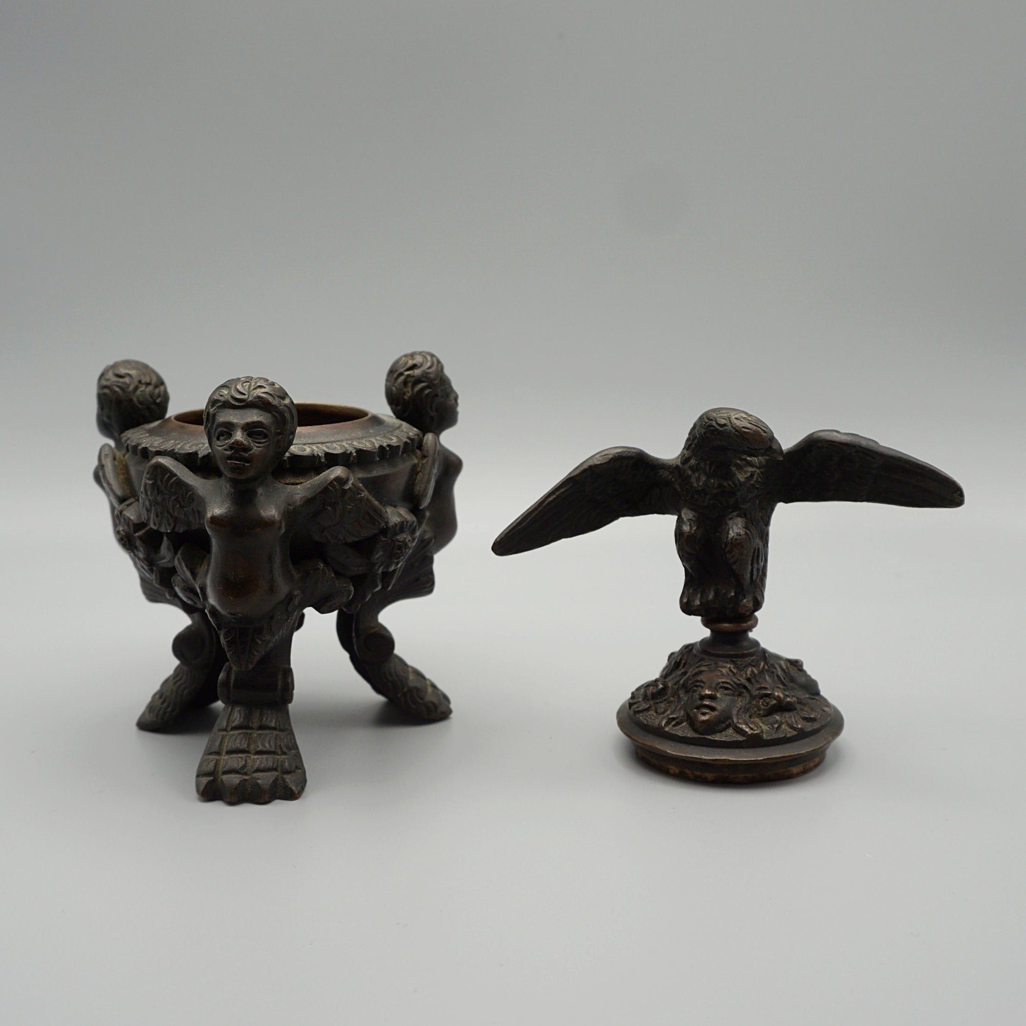 Napoleon III Bronze Inkwell Encrier with Eagle and Winged Cherubs - Jeroen Markies Art Deco