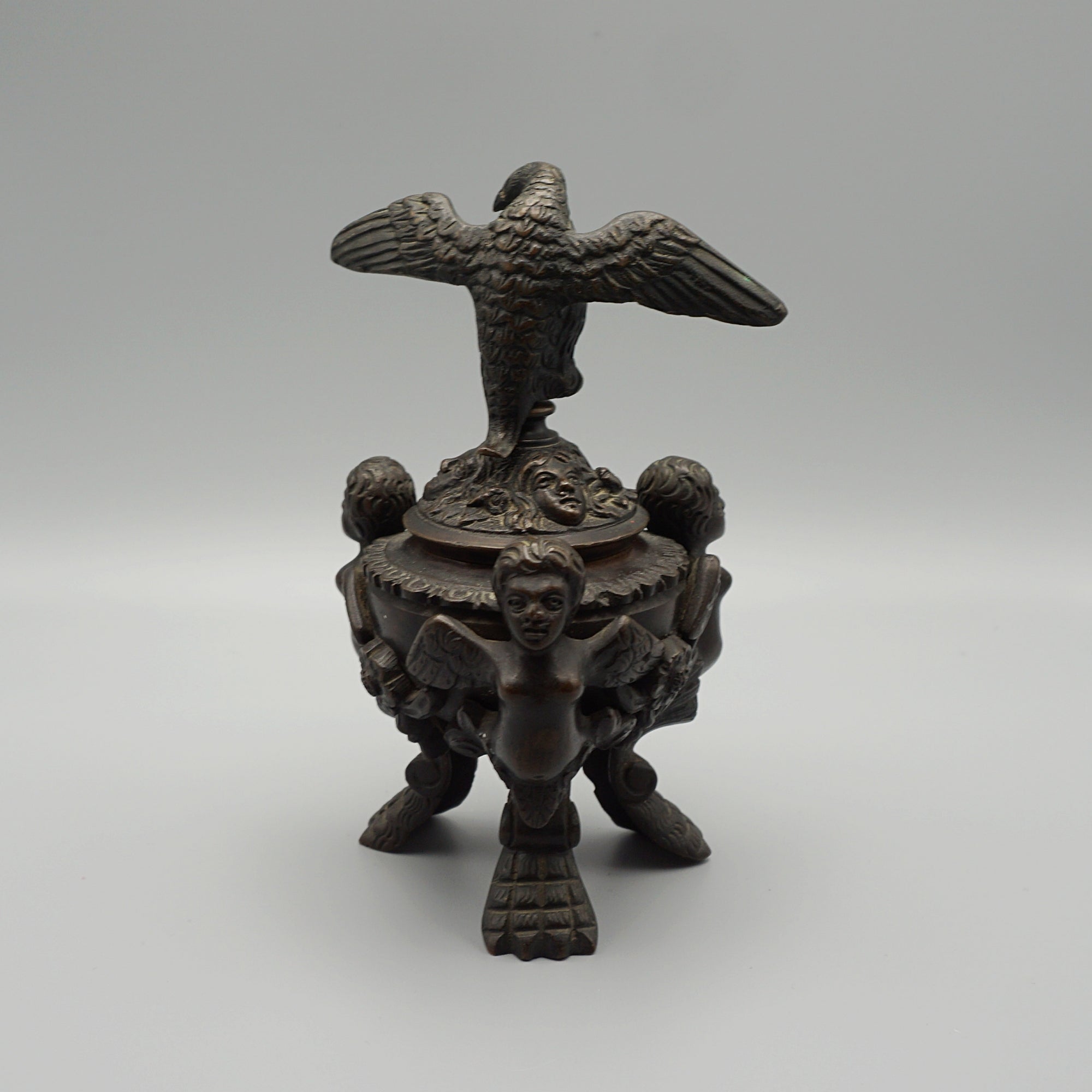 Napoleon III Bronze Inkwell Encrier with Eagle and Winged Cherubs - Jeroen Markies Art Deco
