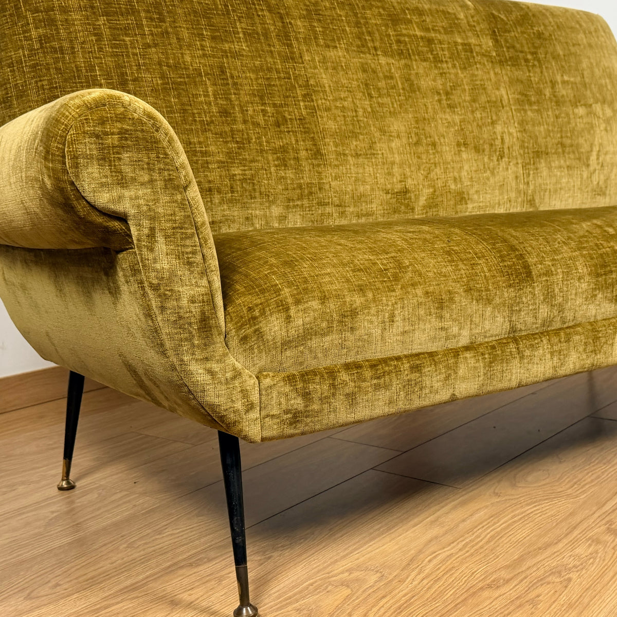 Gigi Radice for Minotti Mid-Century Italian Sofa - Markies Antiques Ltd
