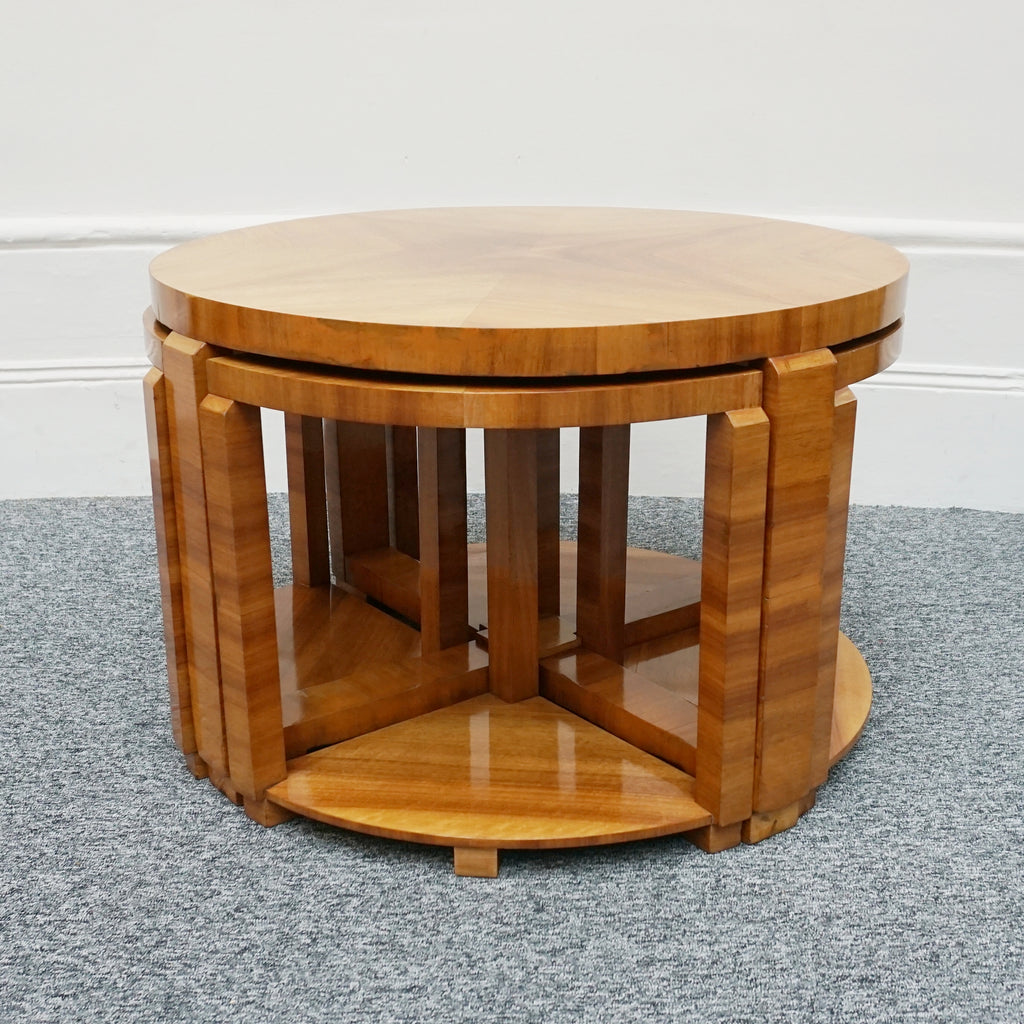 An Art Deco Figured Walnut Nest of Tables, 1930s Side Table, coffee table with four separate tables - Jeroen Markies Art Deco