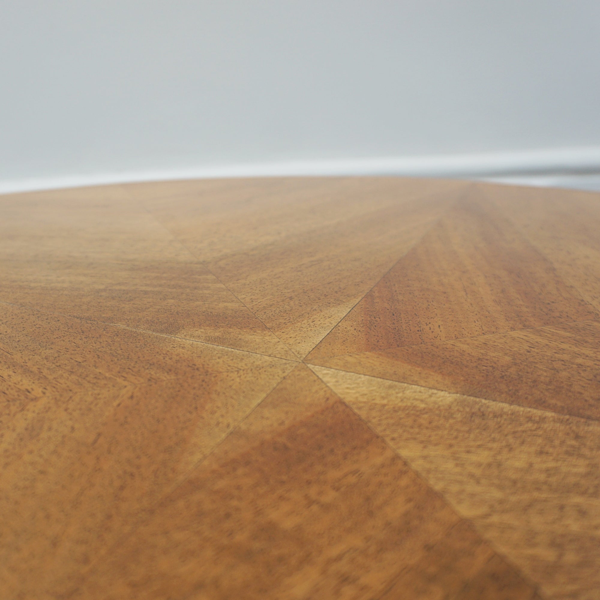 An Art Deco Figured Walnut Nest of Tables, 1930s Side Table, coffee table with four separate tables - Jeroen Markies Art Deco