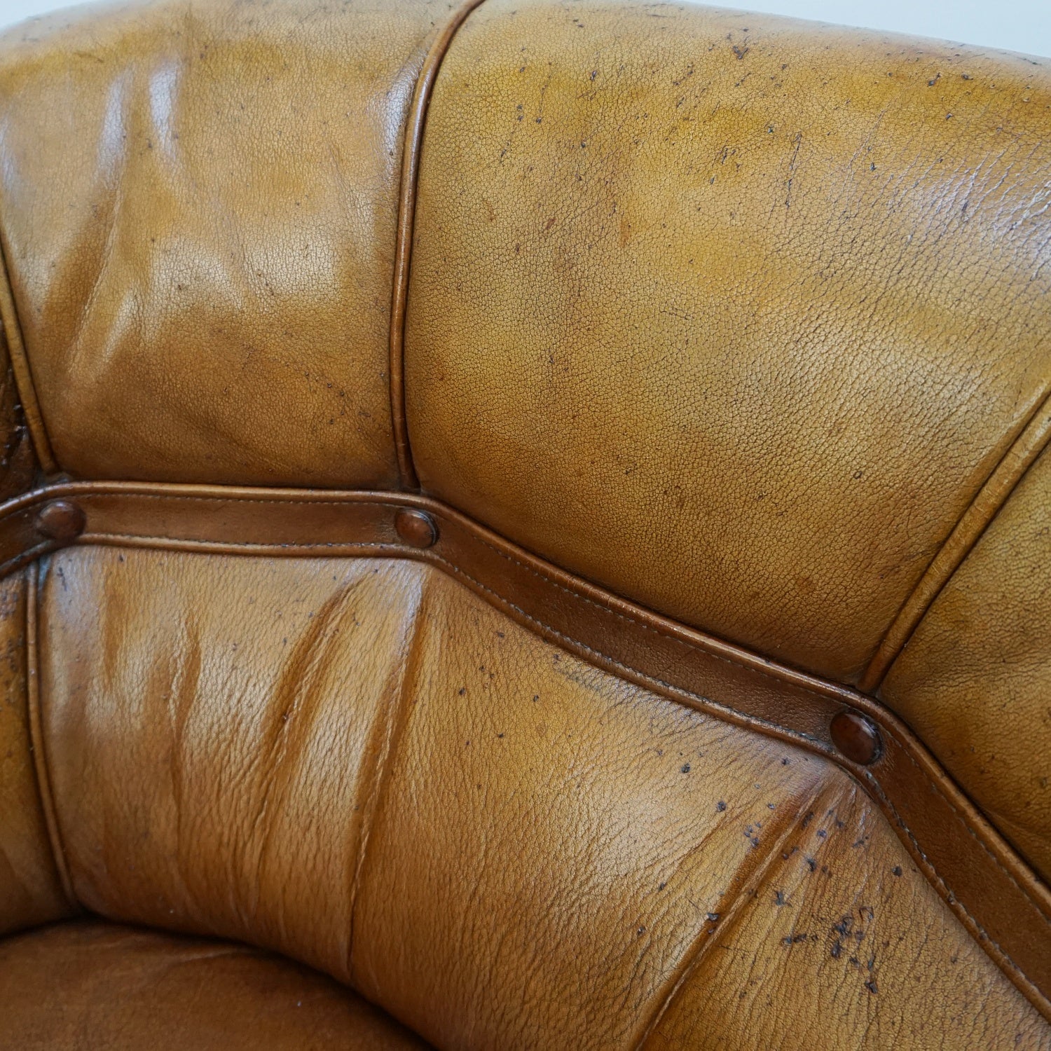 Vintage French Art Deco Club Chairs with Original leather upholstery - Jeroen Markies Art Deco