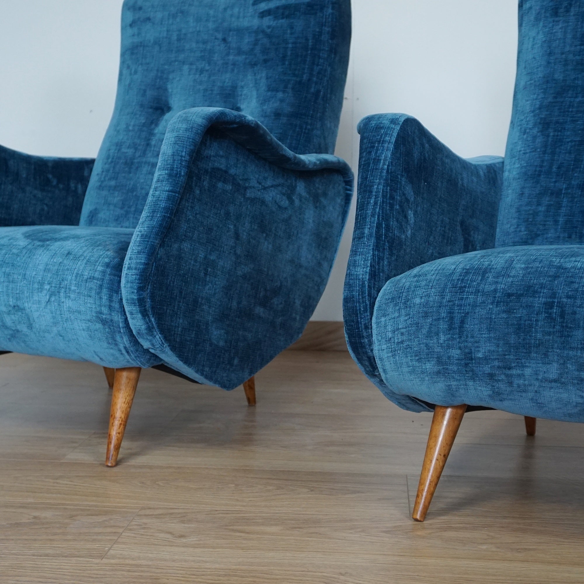 Mid-Century Chairs Attributed to Gio Ponti - Jeroen Markies Art Deco