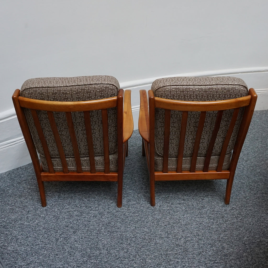 Vintage Pair of Italian Armchairs Designed by Paolo Buffa Circa 1950 Cherry Wood - Jeroen Markies Art Deco