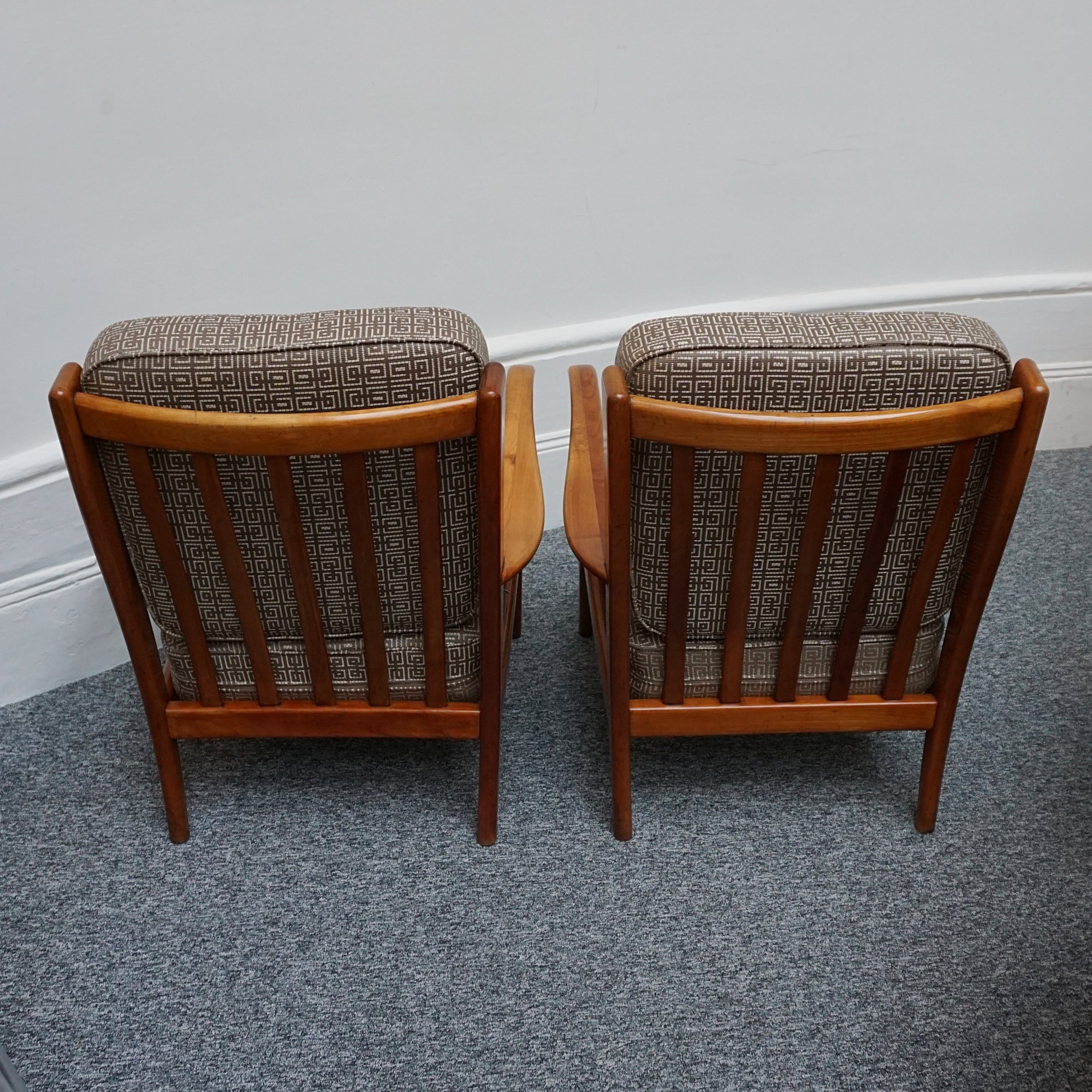 Vintage Pair of Italian Armchairs Designed by Paolo Buffa Circa 1950 Cherry Wood - Jeroen Markies Art Deco
