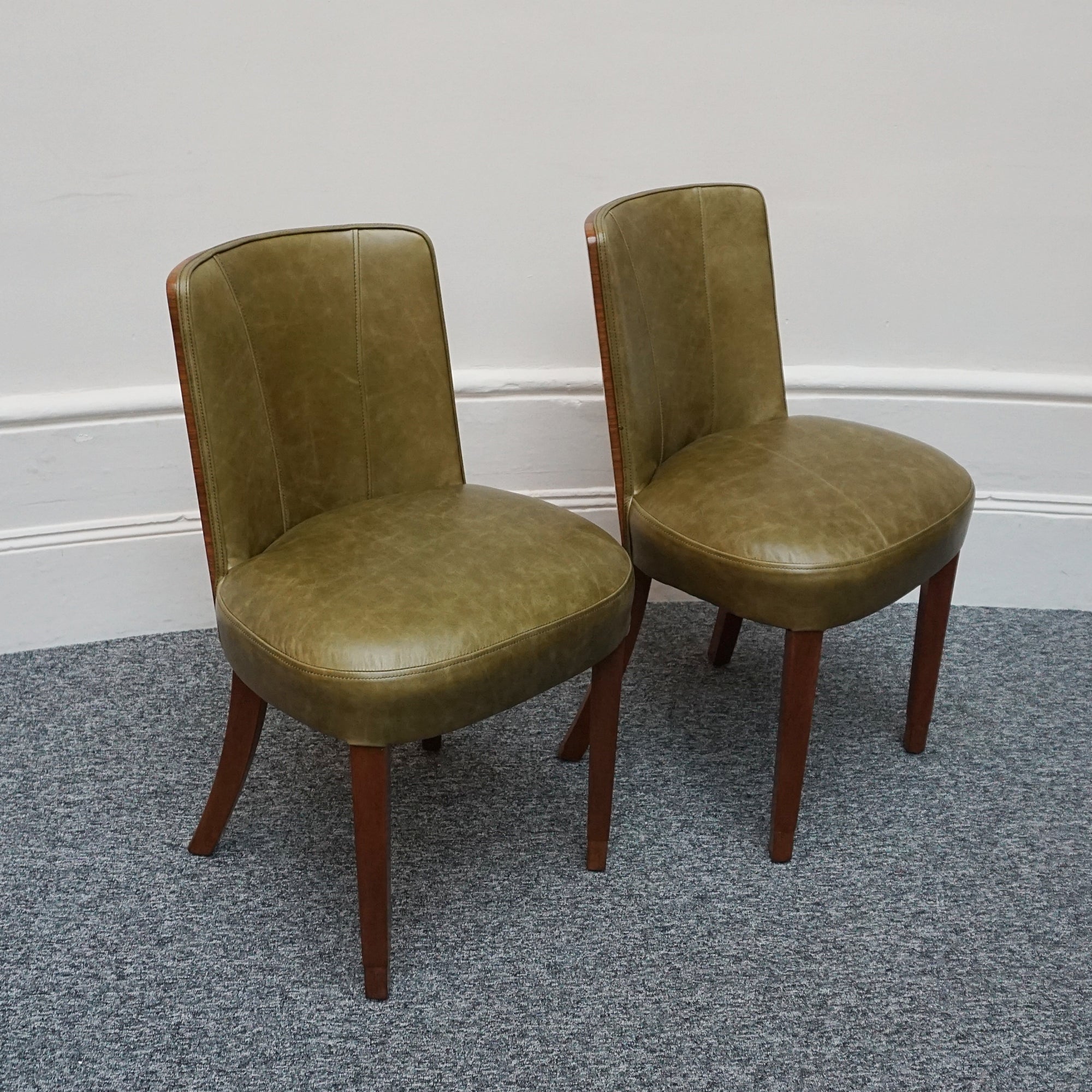 Vintage Pair of Art Deco Side Chairs in Walnut and Green Leather - Jeroen Markies Art Deco