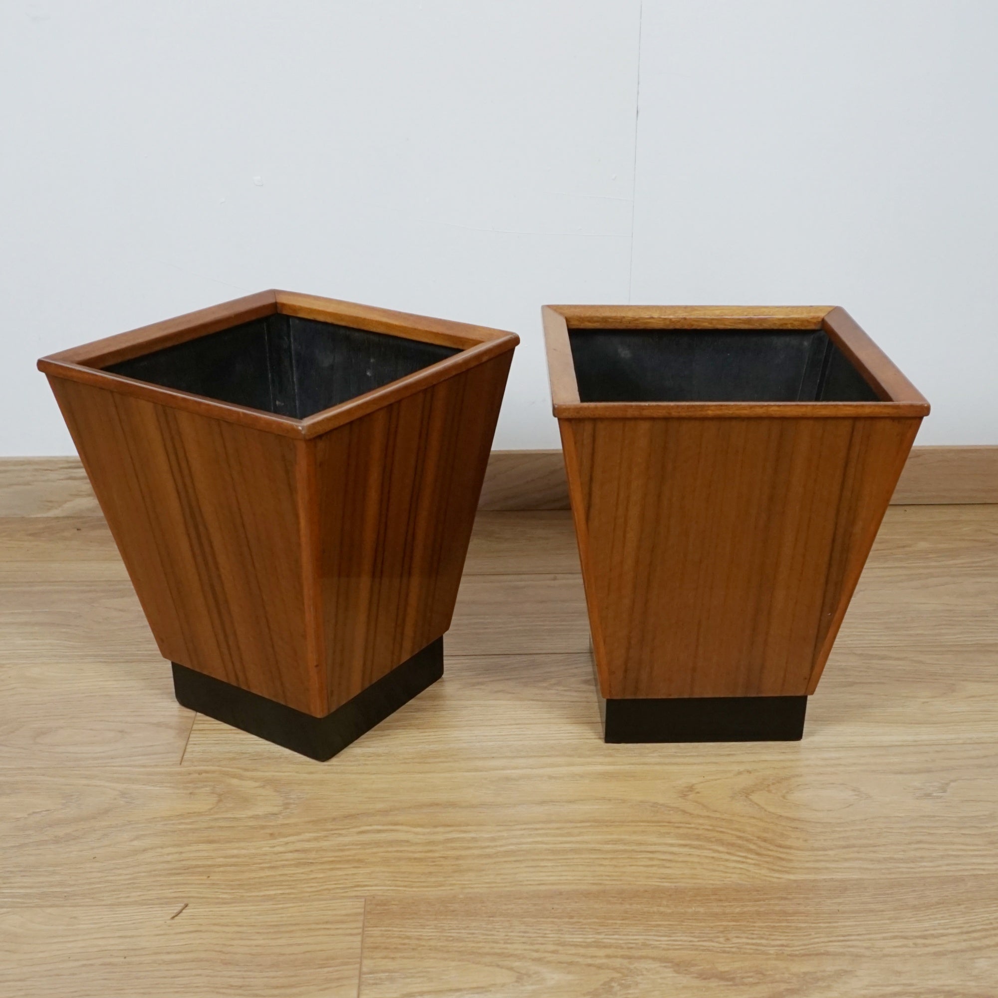 Pair of Figured Walnut Art Deco Waste Paper Baskets - Jeroen Markies Art Deco