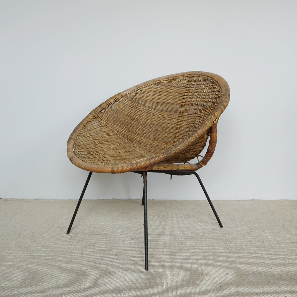 Picasso's Wicker Armchair from Galarie Madoura. Artists Chair, Mid Century Furniture. 1960's Paris - Jeroen Markies Art Deco