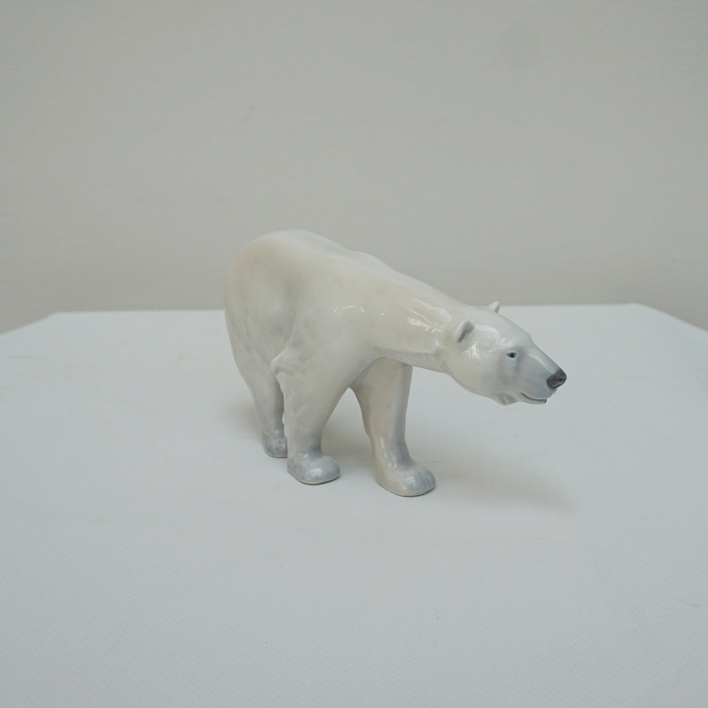 Walking Polar Bear - Jeroen Markies Art Deco