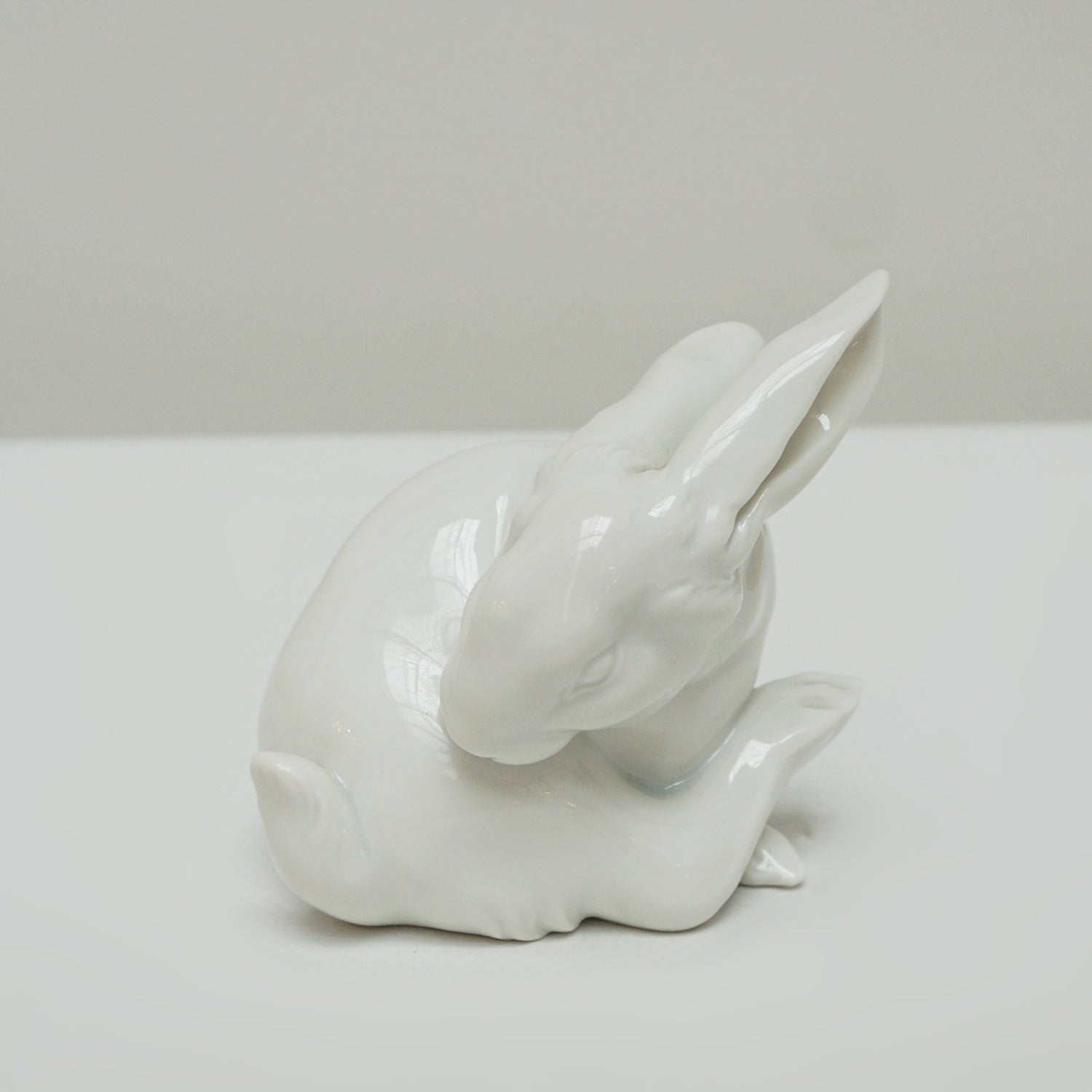 Augarten Wien Porcelain Rabbit Marked and dated 1934 - Jeroen Markies Art Deco