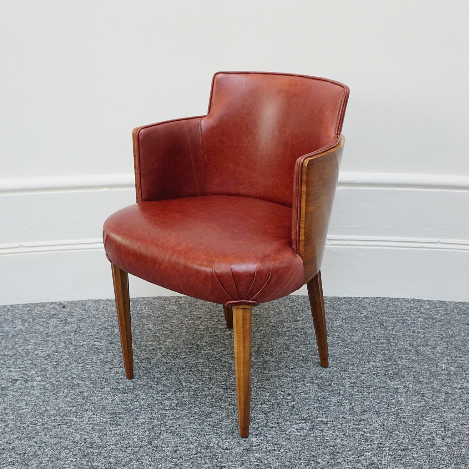 Red tub Chair - Jeroen Markies Art Deco