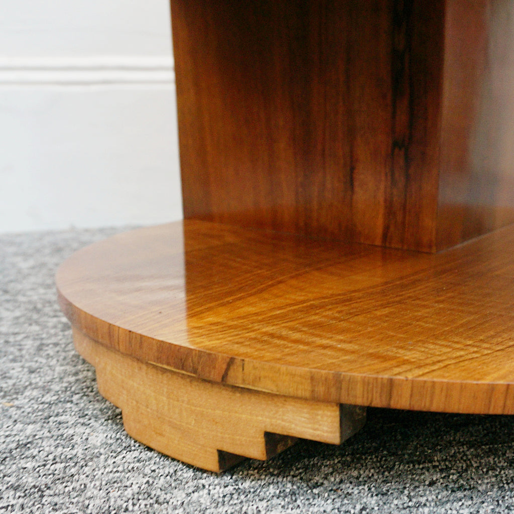 Art Deco Library Table. 1930's side table. Figured walnut Art Deco - Jeroen Markies Art Deco