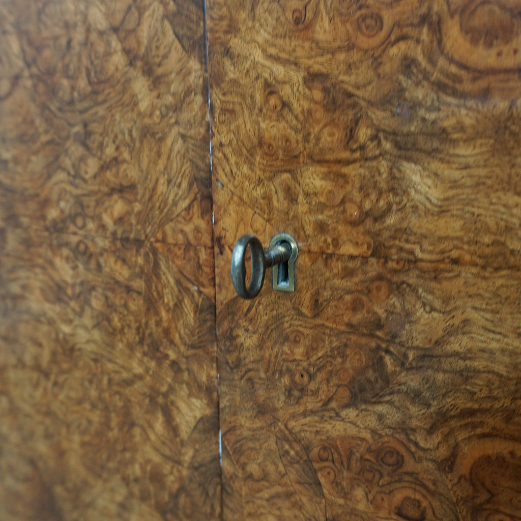 Burr Walnut Console Table by Hille. 1930's English furniture- Jeroen Markies Art Deco