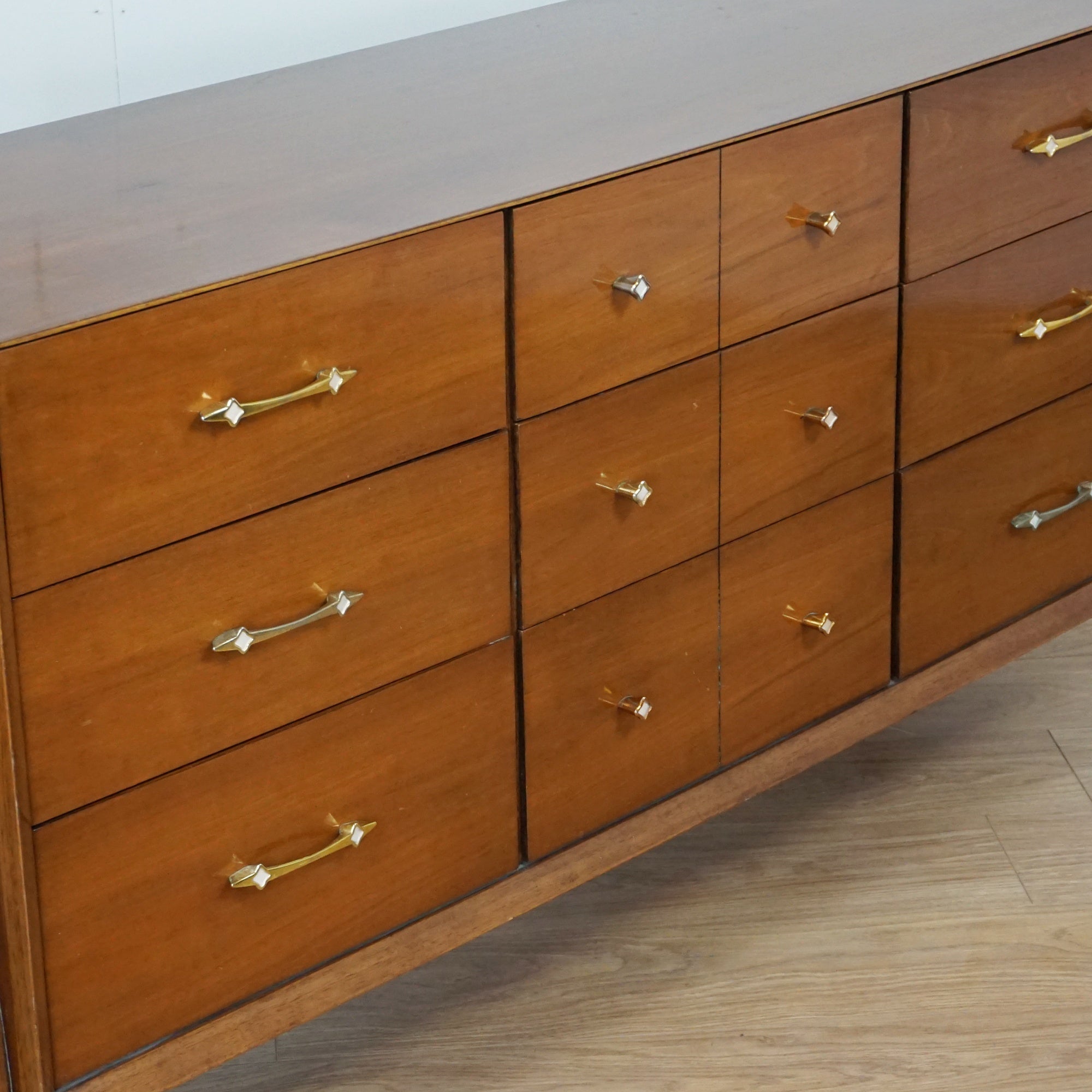 Mid-Century Walnut 'Auburn' Sideboard by Kent Coffey - Jeroen Markies Art Deco