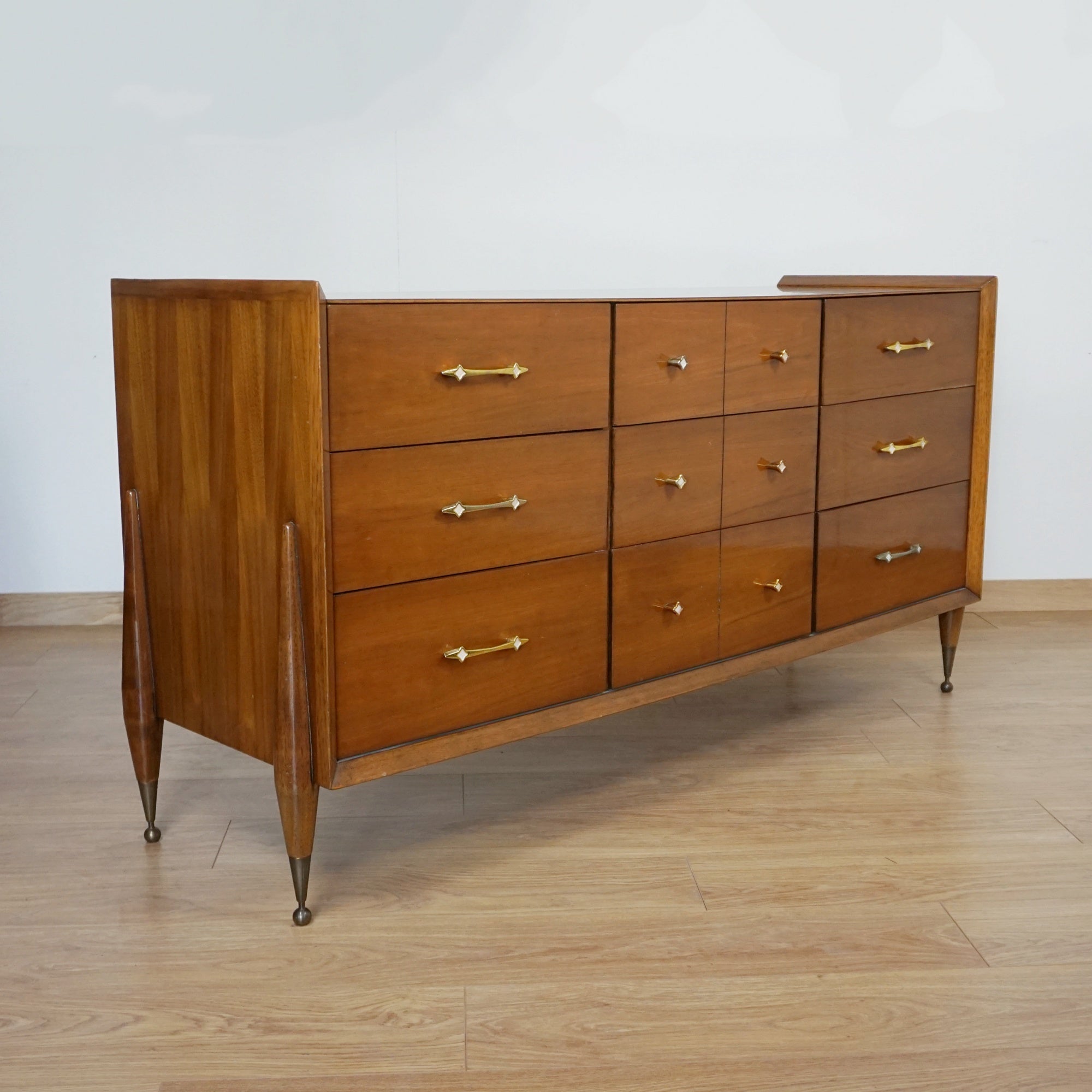 Mid-Century Walnut 'Auburn' Sideboard by Kent Coffey - Jeroen Markies Art Deco