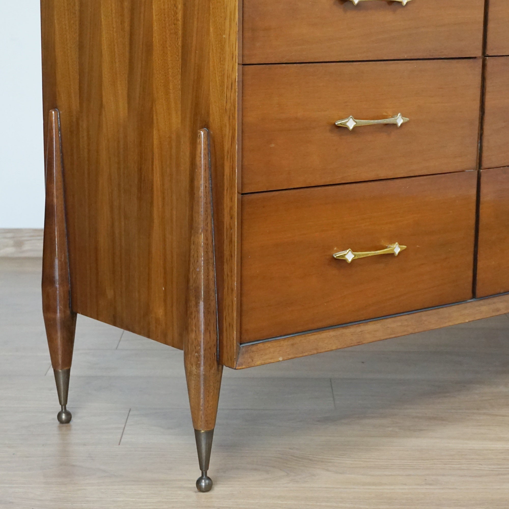 Mid-Century Walnut 'Auburn' Sideboard by Kent Coffey - Jeroen Markies Art Deco